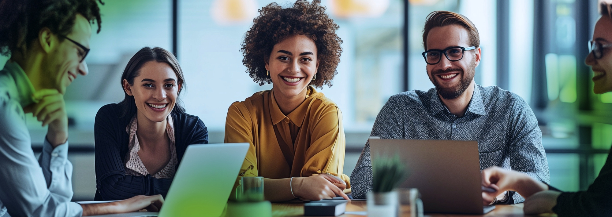 Clientes y equipo de desarrollo en una reunión para acordar la especificación de requisitos de software